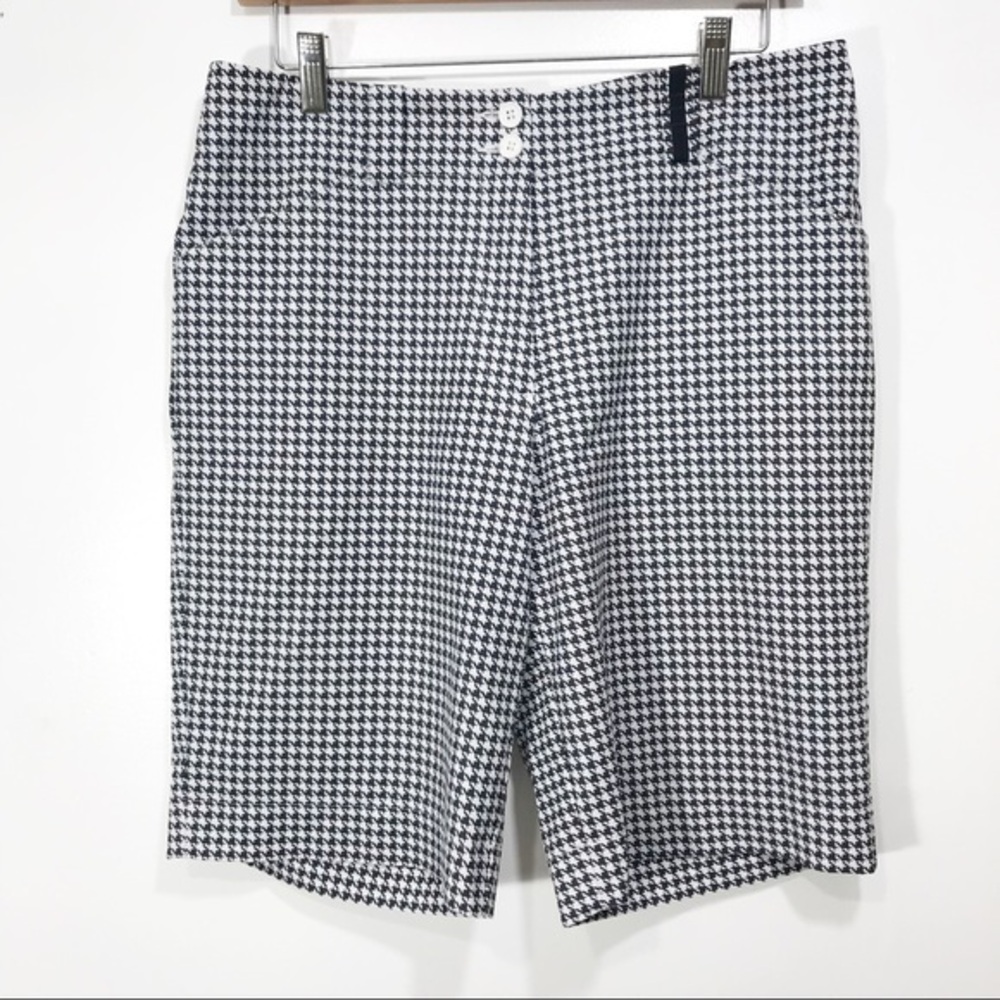 NikeGolf women’s shorts Size 6 Color black